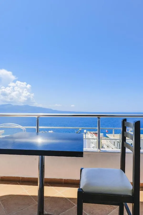 ***  Summer Dream Hotel Sarandë Albânia